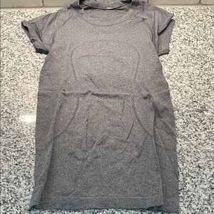 lululemon athletica Gray Short Sleeve Tee